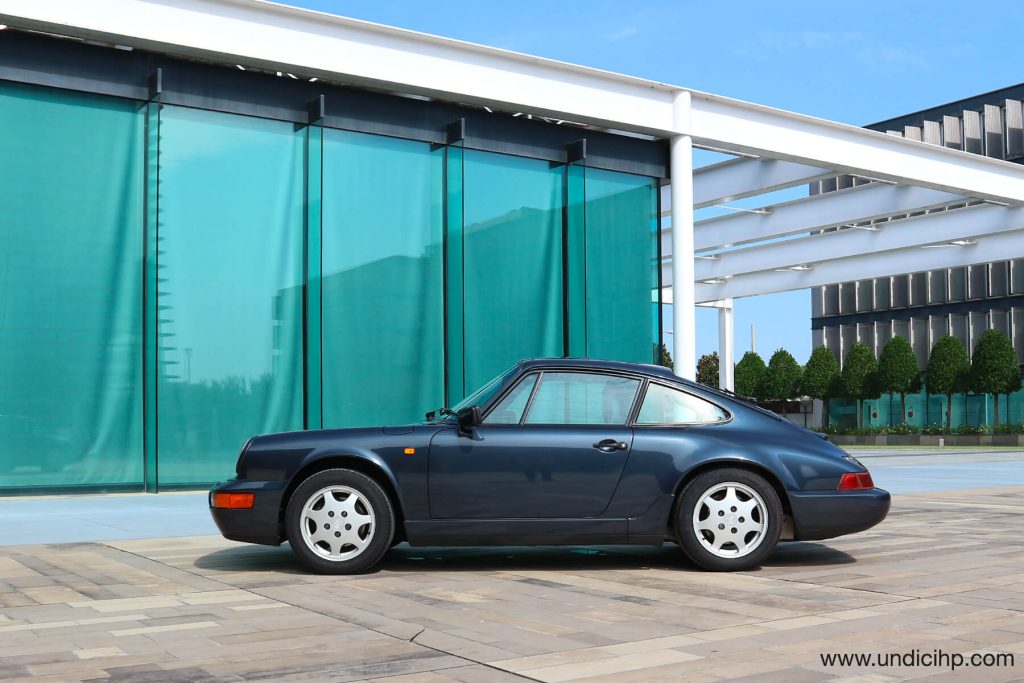Porsche 964 Carrera 4 Blue Marine Metallic