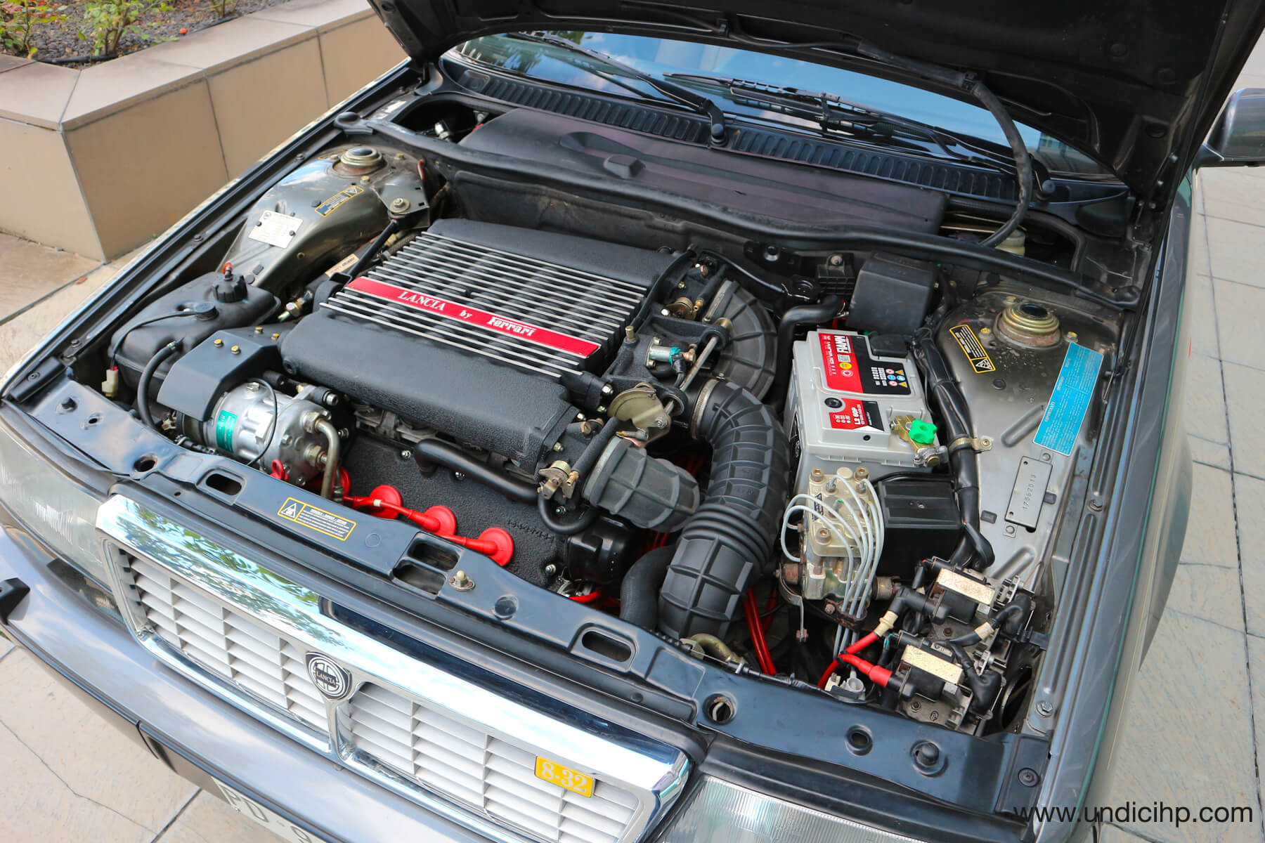 Lancia Thema Ferrari 8.32