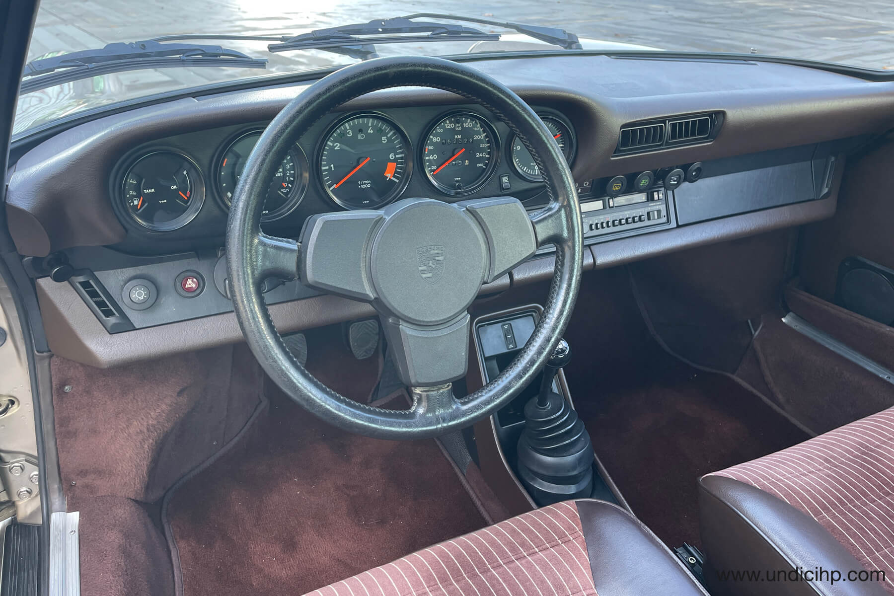 Porsche 911 3.2 targa platin metallic