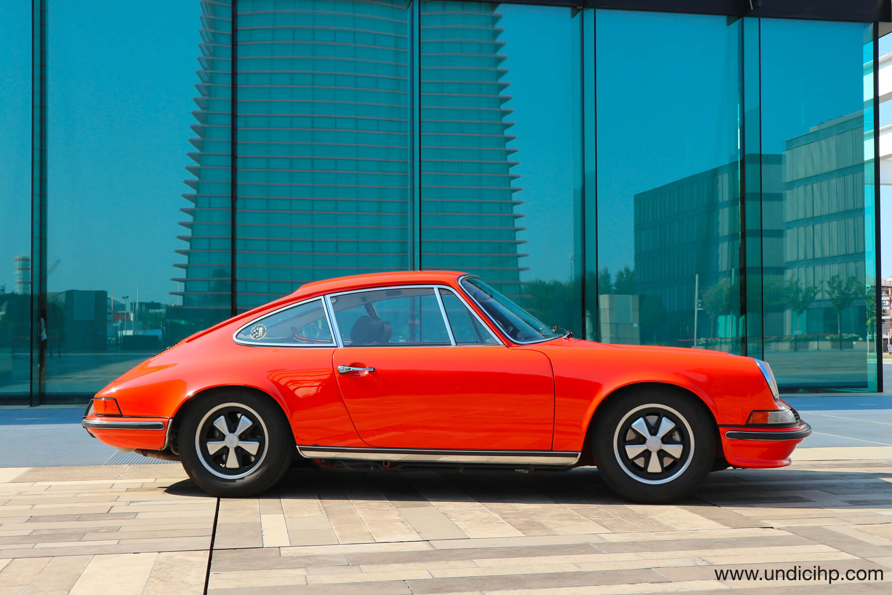 Porsche 911 2.4S Blutorange Tangerine