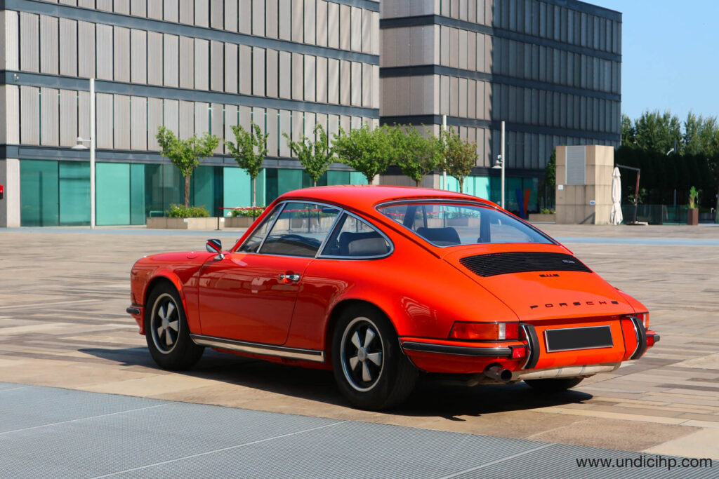 Porsche 911 2.4S Blutorange Tangerine