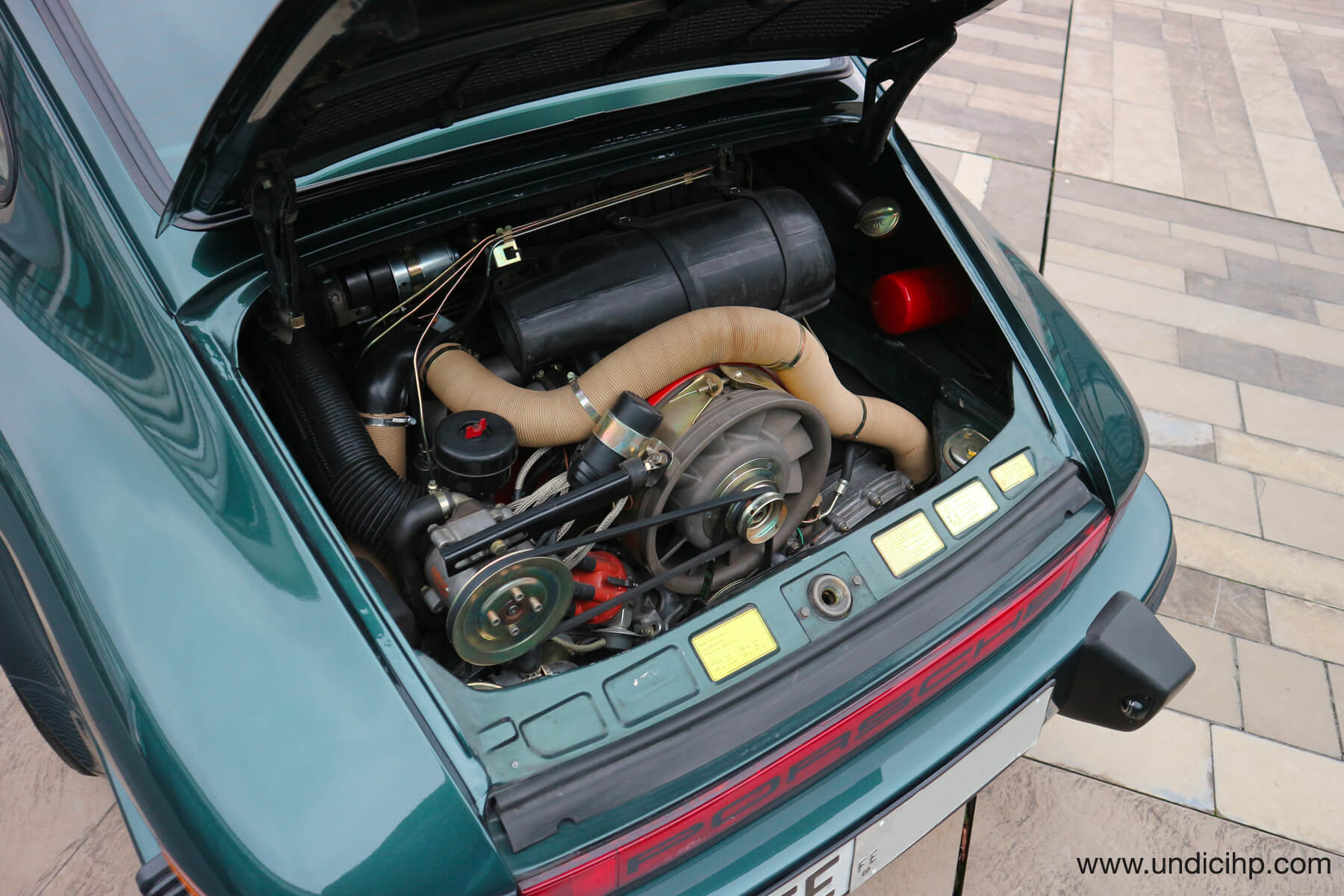 Porsche 911 3.0 SC Moosgrün Metallic