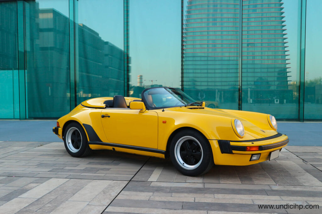Porsche 911 3.2 Speedster yellow
