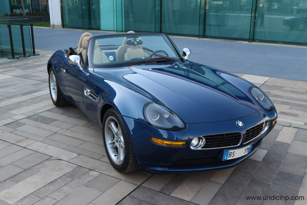 BMW Z8 topasblau